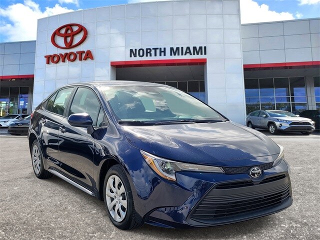 2023 Toyota Corolla LE's photo
