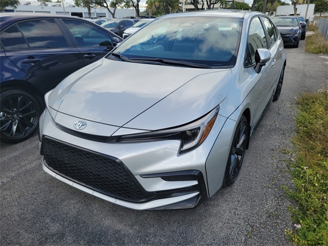 2025 Toyota Corolla SE photo 2