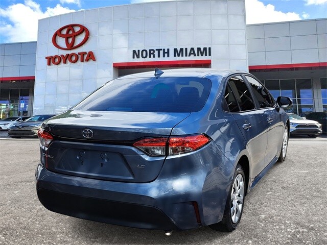 2023 Toyota Corolla LE photo 4
