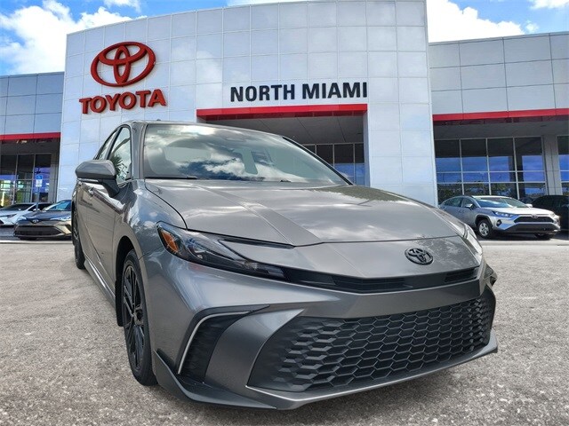 2026 Toyota Camry SE's photo