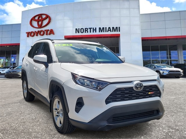 2019 Toyota RAV4 SUV  2019 Toyota RAV4 SUV