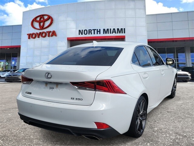 2020 Lexus IS 350 photo 4