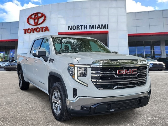 2024 GMC Sierra 1500 SLT's photo