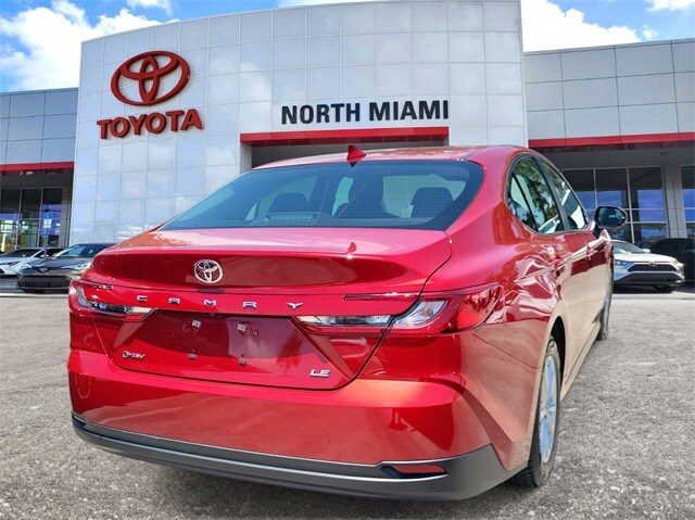 2025 Toyota Camry LE photo 4