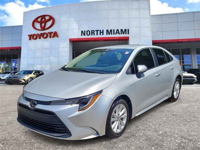 2024 Toyota Corolla LE photo 2