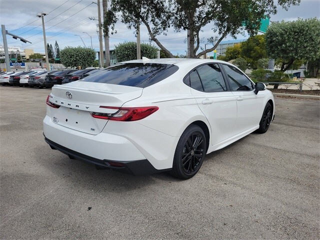 2026 Toyota Camry SE photo 4