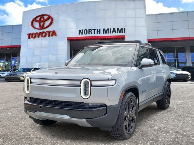 2025 Rivian R1S Adventure photo 2
