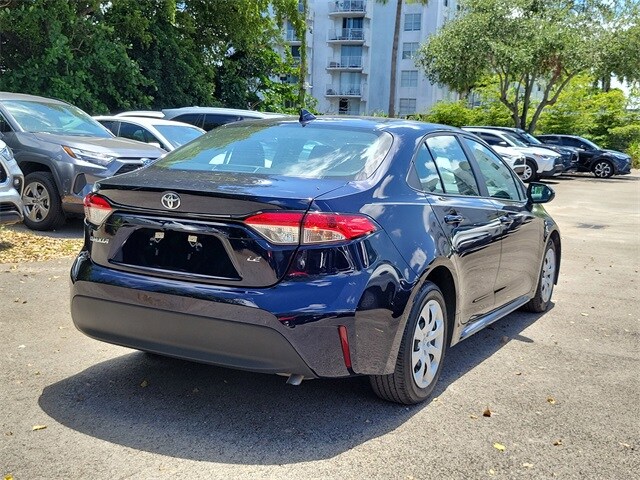 2023 Toyota Corolla LE photo 4