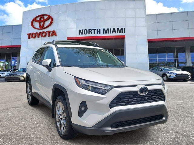 2025 Toyota RAV4 XLE Premium's photo
