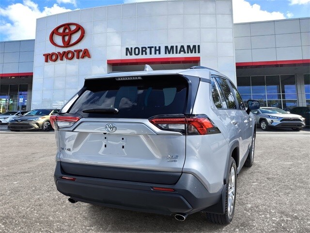 2024 Toyota RAV4 XLE Premium photo 4