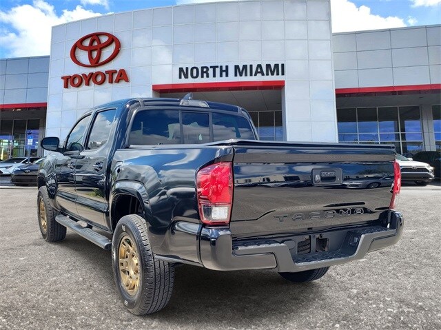 2022 Toyota Tacoma SR5 photo 2