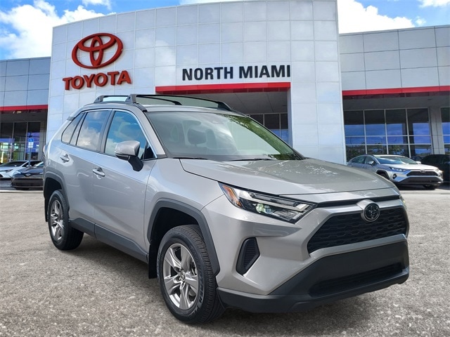 2024 Toyota RAV4 XLE's photo