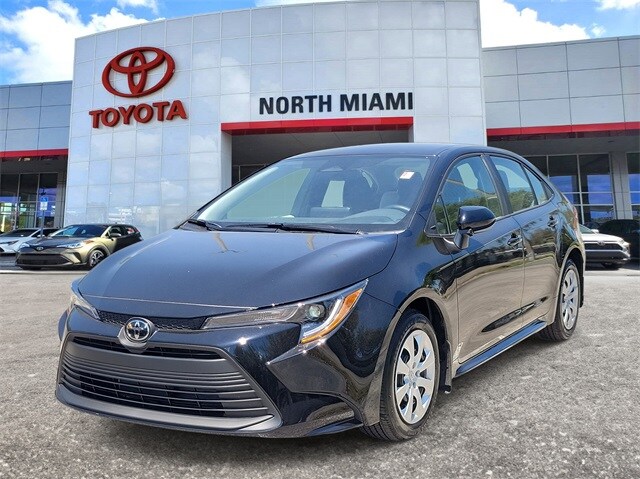 2025 Toyota Corolla LE photo 2
