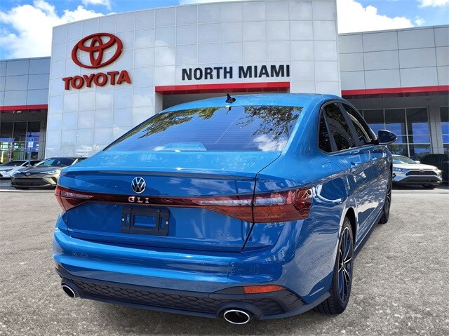 2025 Volkswagen Jetta GLI 2.0T Autobahn photo 4