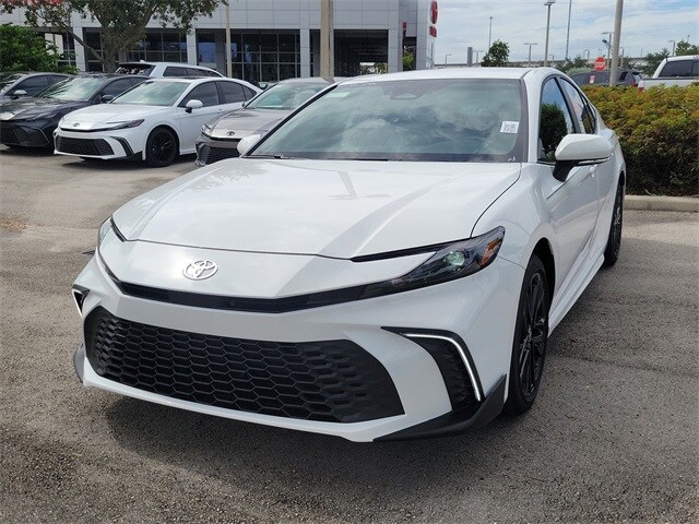 2026 Toyota Camry SE photo 2