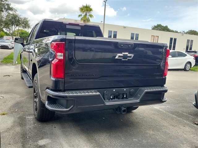 2024 Chevrolet Silverado 1500 RST photo 3