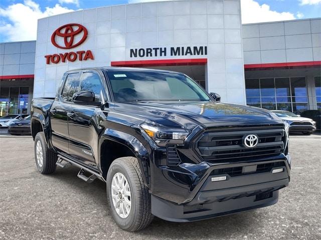 2025 Toyota Tacoma SR5's photo
