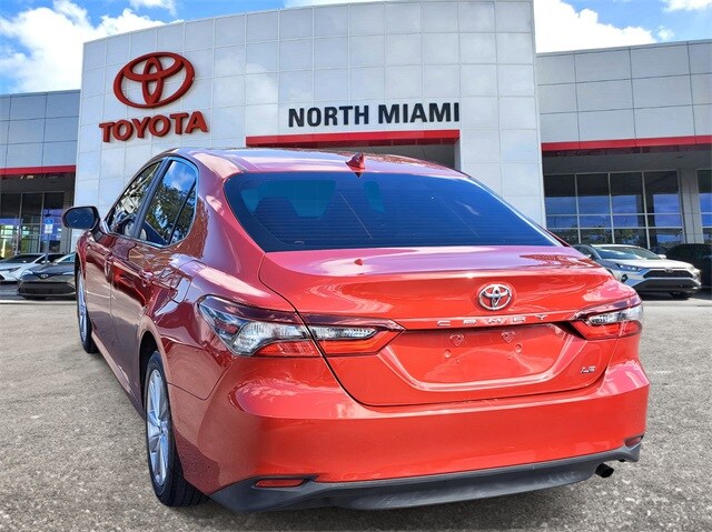 2023 Toyota Camry LE photo 3