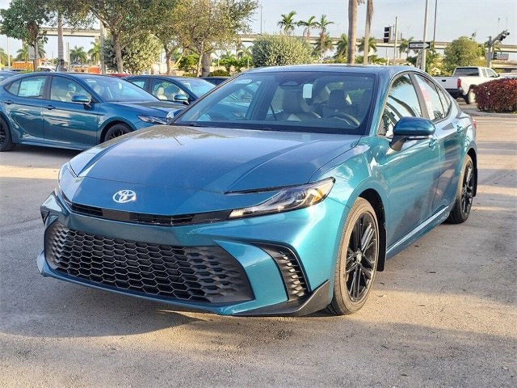 Used 2025 Toyota Camry SE Sedan