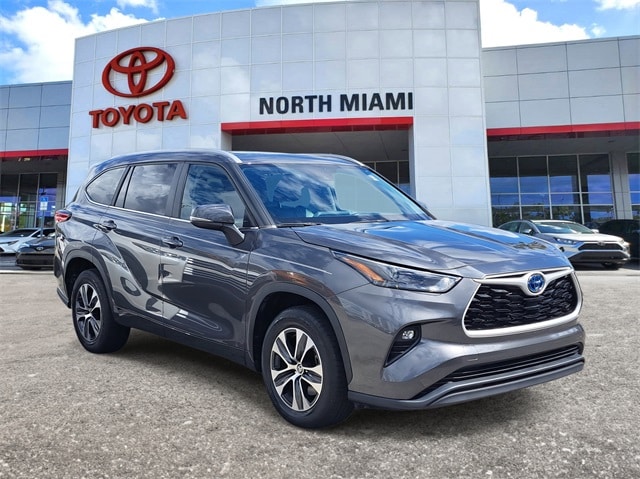 2023 Toyota Highlander Hybrid SUV 