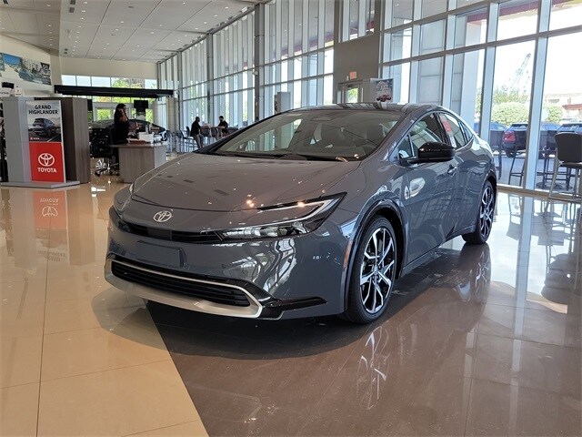 2026 Toyota Prius Plug-in Hybrid XSE photo 2