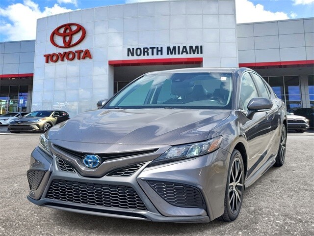 2023 Toyota Camry Hybrid SE photo 2
