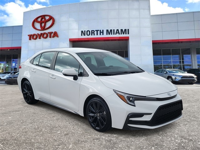 2024 Toyota Corolla SE's photo