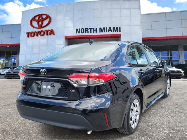 2025 Toyota Corolla LE photo 4