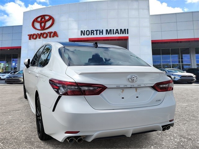 2022 Toyota Camry XSE photo 3