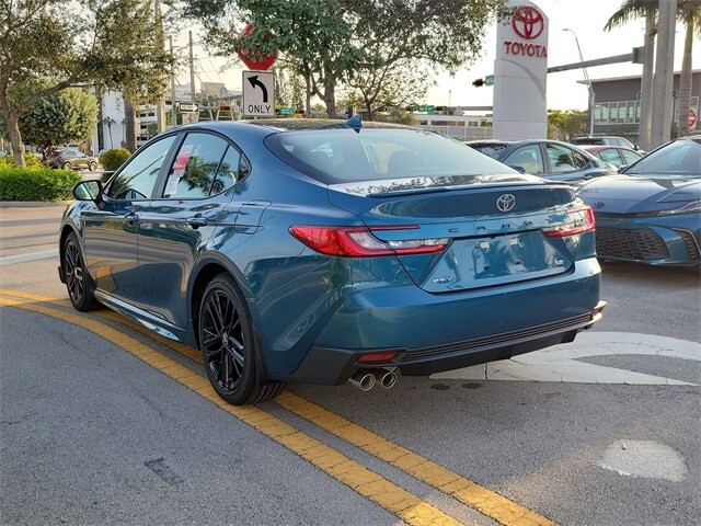 2025 Toyota Camry SE photo 3
