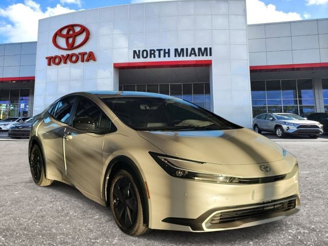 2026 Toyota Prius SE's photo