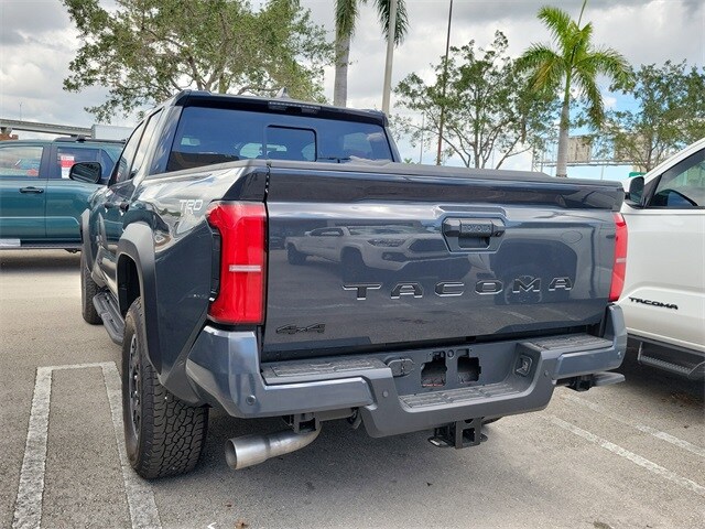 2025 Toyota Tacoma TRD Off-Road photo 3