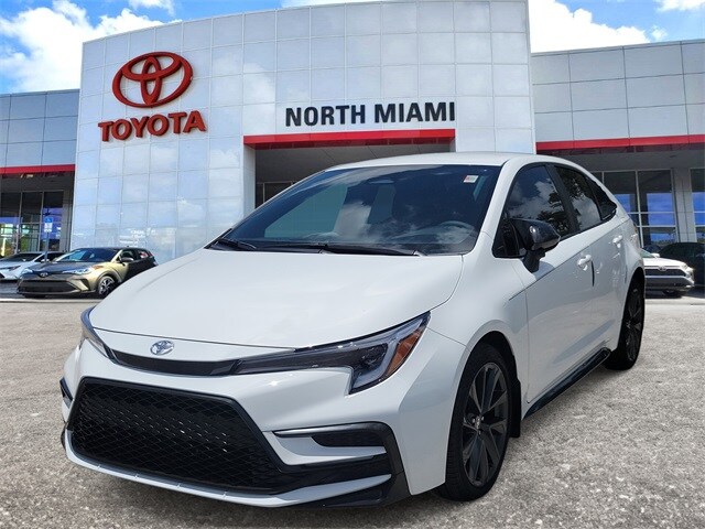 2025 Toyota Corolla SE photo 2