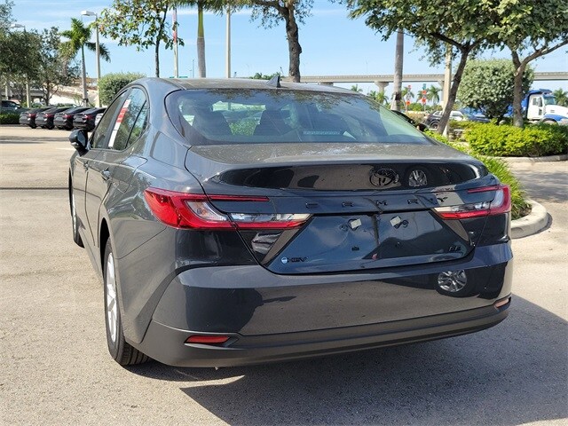 2026 Toyota Camry LE photo 3