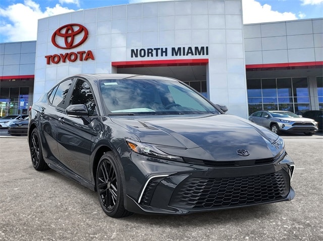 2026 Toyota Camry SE's photo