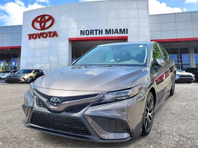 2023 Toyota Camry SE photo 2