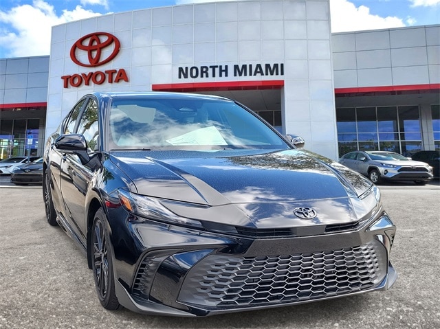 2026 Toyota Camry SE's photo