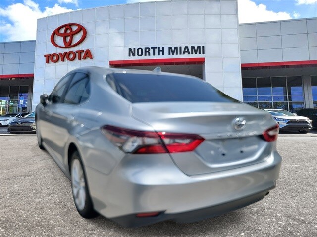 2023 Toyota Camry LE photo 3