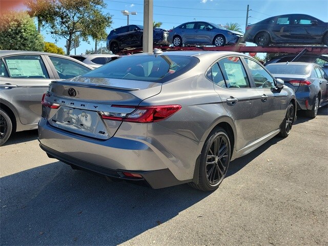 2026 Toyota Camry SE photo 4