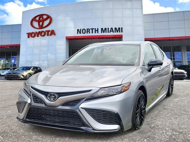 2024 Toyota Camry SE photo 2