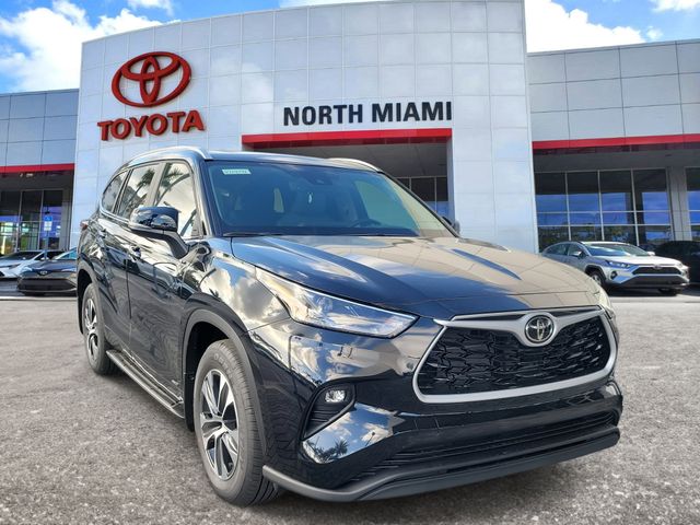 2026 Toyota Highlander Hybrid SUV 