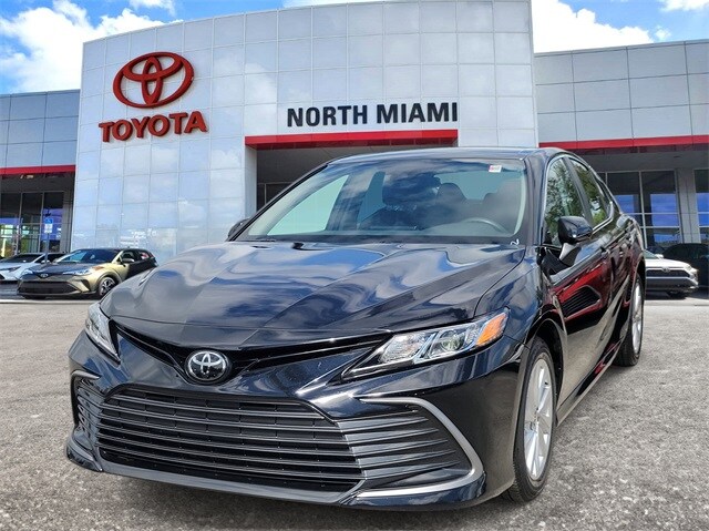 2024 Toyota Camry LE photo 2