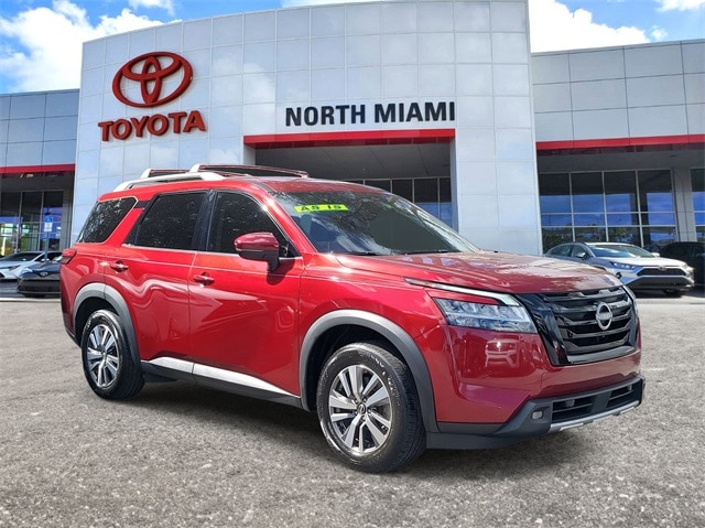 2022 Nissan Pathfinder SL