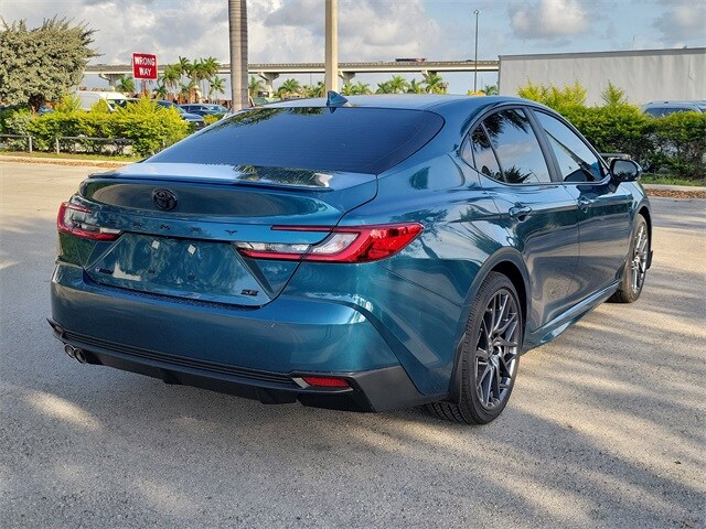 2025 Toyota Camry SE photo 4