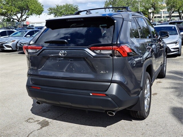 2025 Toyota RAV4 XLE Premium photo 4