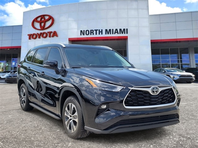 2023 Toyota Highlander SUV 
