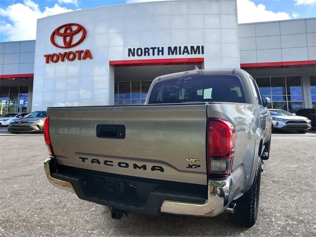 2018 Toyota Tacoma SR5 TRD Sport photo 4