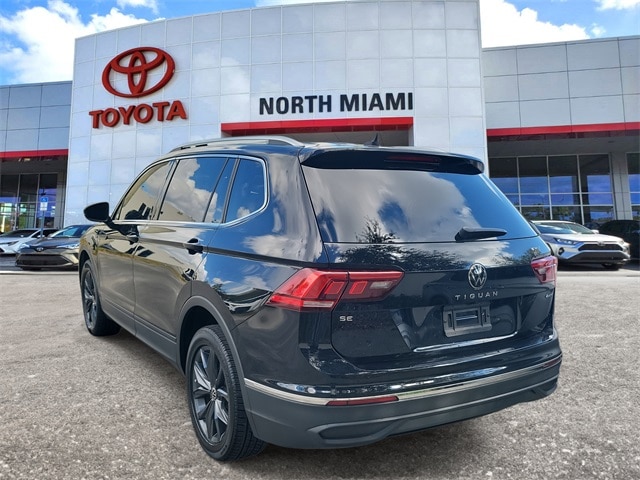 2022 Volkswagen Tiguan SE photo 2