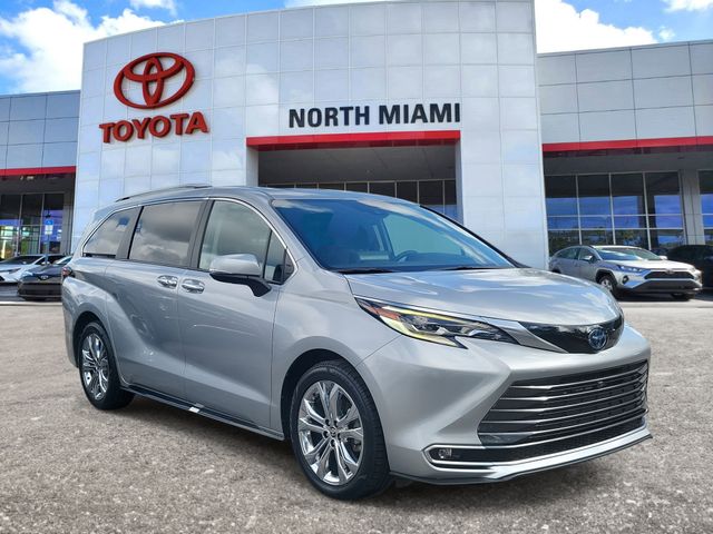 2023 Toyota Sienna Van Passenger Van 