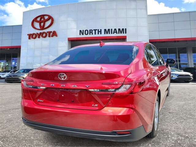 2025 Toyota Camry LE photo 4